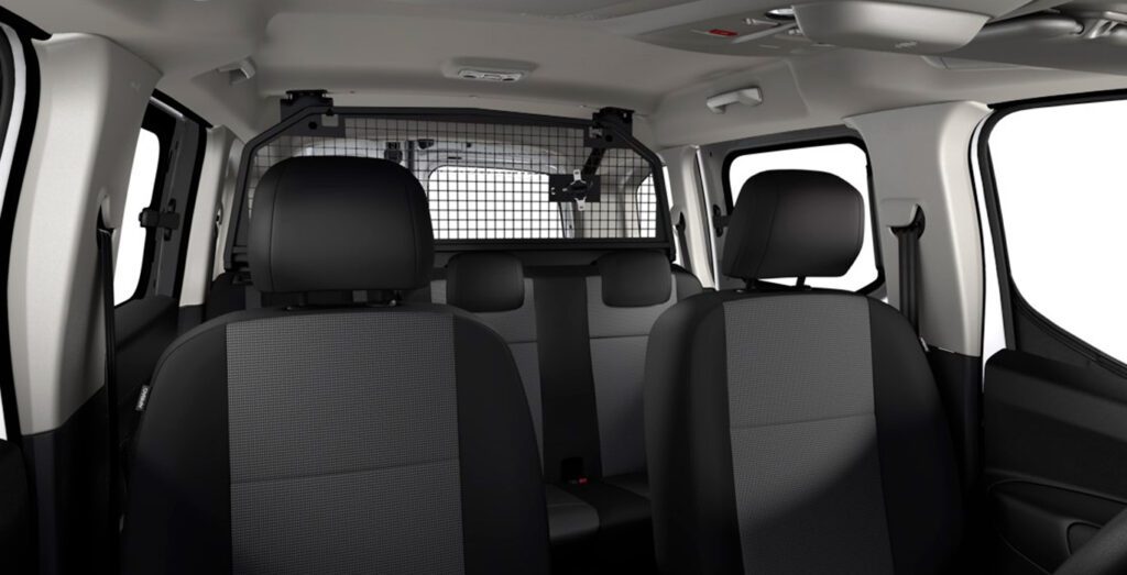 Citroen-Berlingo-Talla-M-BlueHDi-100-SS-YOU-interior-trasera.jpg