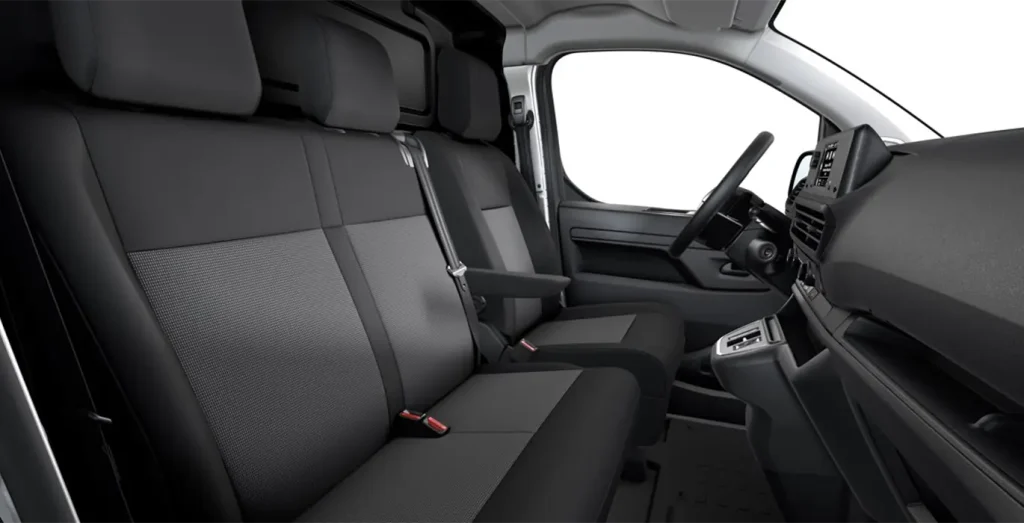 CITROEN-E-Jumpy-Furgon-Talla-M-75kWh-interior-delantera-II.webp
