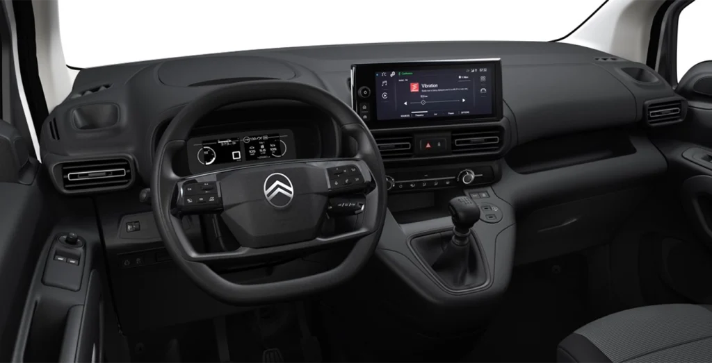 Citroen-Berlingo-Talla-M-BlueHDI-100cv-van-interior-delantera-2.webp