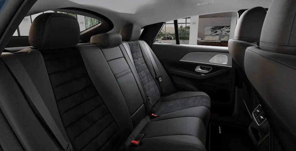 Mercedes-Benz-GLE-300d-4MATIC-Coupe-interior-trasera-2.webp