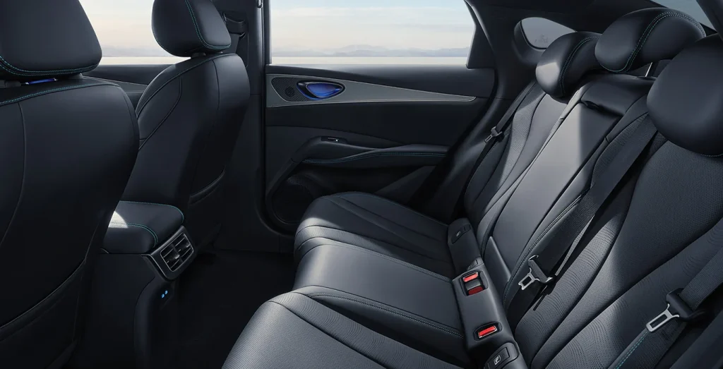 BYD-Seal-6-DM-I-Boost-interior-trasera-2.webp