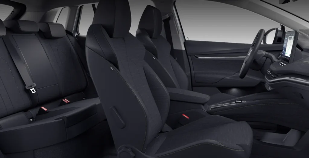 SKODA-Elroq-150kW-204CV-63kWh-interior-trasera-2.webp
