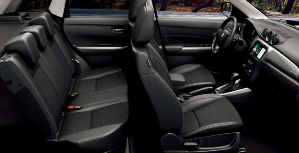 SUZUKI-Vitara-1.4T-Mild-Hybrid-S2-interior-trasera-2.webp