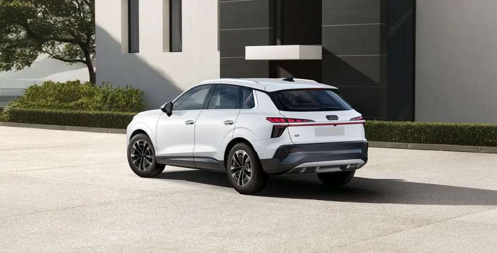 AUDI-Q3-Advanced-TDI-110-kW-S-Tronic-trasera-blanco-2.webp