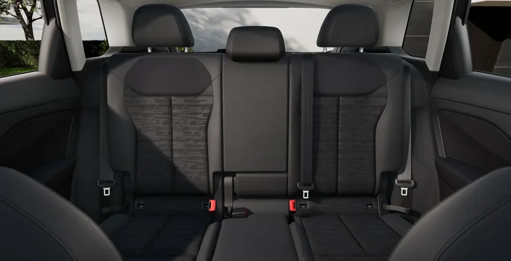 Audi-Q3-Advanced-TFSI-110kW-S-Tronic-interior-trasera-2.webp