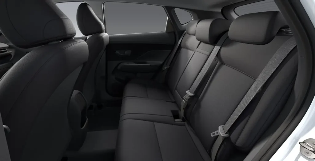 Hyundai-Kona-HEV-Maxx-138CV-interior-trasera-2.webp